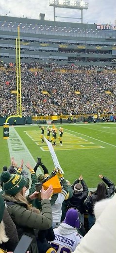 Packers mock Vikings “skol” chant! #shorts #funny