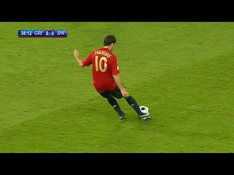 Cesc Fabregas Made Football Look Easy 🤩