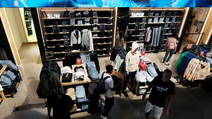 US Retail Sales Increase More Than Expected in July