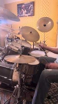 1023. Something’s going on #poundcommunity #snyderworks #drumsolo #drumset #drums #drumming