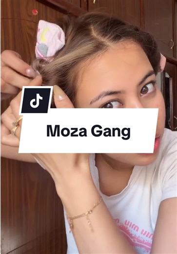 #stitch with @Sajina khanal please kindly return! 🙏 #socksformen #socksnepal #sajinakhanal #nakarmikhanalaf // If you’ve ever wondered where your missing socks go, I just found the answer — they’re getting repurposed for hair styling on the other side of the world 💀 My sock disappeared in Australia and somehow ended up in Nepal being used as a DIY heatless curling tool, and honestly this might be the most budget-friendly glow-up hack I’ve seen. This video is basically long-distance sibling cha