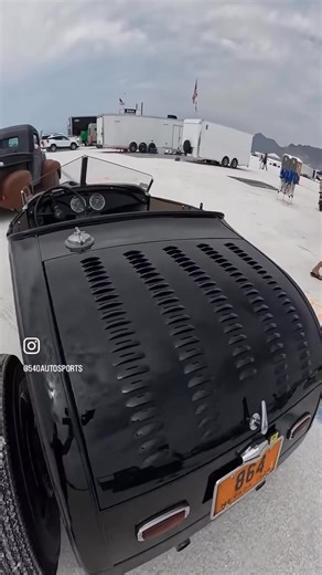 14K views · 610 reactions | Man I can not wait for some Salt Flat action. RODS AT THE SALT FLATS. Bonneville Salt Flats and Street Rods and all is well. BLACK ROADSTER. #bonneville #bonnevillesaltflats #streetrod #streetrods #rods #roadster #roadsters #saltflats #saltflat #speedweek #speedweeks #cars Utah Salt Flats Racing Association | 540AutoSports | Facebook