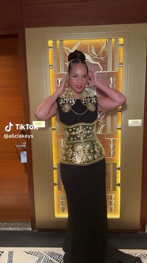 Alicia Keys Shines at the 2025 Grammy Awards