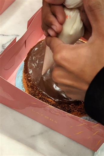 Rate my cake writing 1-10 🔥 | writing on cakes