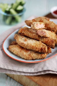 Homemade Salmon Fish Fingers {30 Minute Meal}