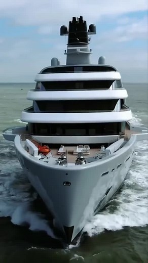 5 of the largest Superyachts to be delivered in 2021?- ?www.superyachtcontent.com ? @tomvanoossanen @redcharlie1 @yacht_shot @griffioenphotography #superyachts #superyacht #megayacht #yachtcrew #yachtcharter #yachtdesign #boating #happynewyear