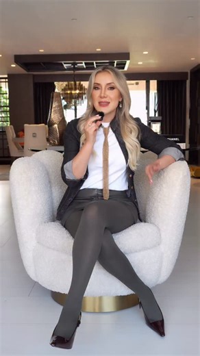 Naty Romero • Life style on Instagram: "🌟 Ser jefa incómoda pero debes saber esto… 📊✨ A veces, tomar decisiones difíciles es parte del juego. 💥 Ser una líder efectiva significa salir de tu zona de confort y desafiar las normas. Aquí te dejo algunos recordatorios para aquellas que están listas para ser jefas incómodas: 1️⃣ La incomodidad trae crecimiento. 💪 2️⃣ No todos entenderán tu visión, ¡y está bien! 🎯 3️⃣ La autenticidad siempre atrapa. Sé tú misma, i