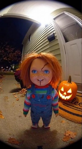 Chucky Has a Message for Trick-or-Treaters on Halloween 🎃🔪😳 #Halloween #RingDoorbell #Chucky