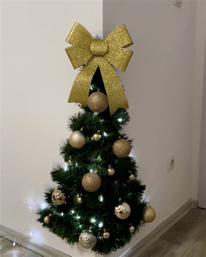202M views · 1.7M reactions | Easy Wall Christmas Tree  | Magic Hands Creations | Facebook