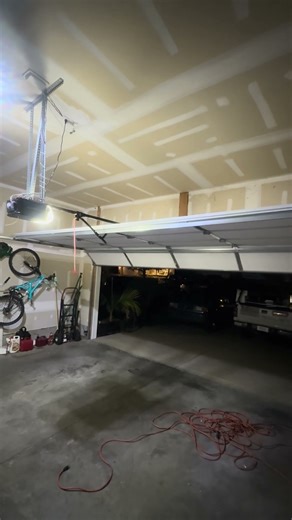 Chamberlain B353 on New CHI 2201