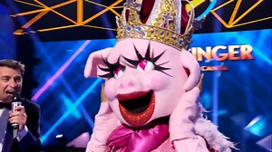 Revuelo generalizado con 'Mask Singer' tras desenmascarar a Cerdita: "A tomar por culo 'Sálvame'"