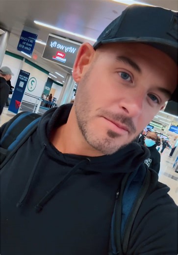 The past 10 months I lived out of one suitcase; 6 weeks in the Caribbean 2 months living in Thailand, 1 week in Cabo ...and too many U.S. states to mention while I was on tour! I finally get to call Clearwater Beach, FL officially my home this weekend. To those who gave me places to lay my head during the little time I had off tour this past year, you know who you are! I will forever be grateful. 🤍 #homesweethome #tampa #clearwaterbeach #marriedlife #couchsurfing