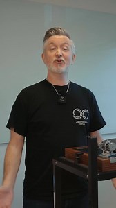 Join Paul and Gordon from Linn’s Training and Events team as they give a vintage 1975–76 Sondek LP12 a sympathetic refresh. This iconic turntable has remained astonishingly original for 50 years, and today it receives subtle modernisations that enhance performance while preserving its original design and character, exactly as the owner wishes. From a new Karousel bearing and sub-chassis to a new motor, every change is carefully chosen to respect the deck’s original heart and soul. The big red bu