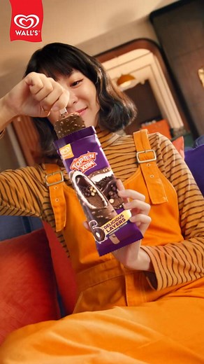 🚨NEW Wall's Ice Cream Alert🚨 ​ Indulge in 6 decadent layers of creamy, crunchy, chocolatey bliss, finished with ooey-gooey fudge 🍫✨ Every bite is pure indulgence, made to satisfy your chocolate craving 🤤 | Wall’s Malaysia