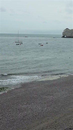 Visiting Etretat coastline in Normandy #Etretat #normandie #normandietourisme #normandy