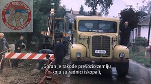 385K views · 3.3K reactions | Jedna tužna priča...Insert iz "Težine Lanaca 3" Nemojte više da nas pitate zašto smo protiv ove vlasti... Odgledajte ovo do kraja ... Ako imate imalo duše i ljudskosti u sebi sve će vam biti jasno! Podelite ovaj video! Gledajte film Boris Malagurski -Težina Lanaca 3-https://www.youtube.com/watch?v=cjNvBrj1f78&t=18s | Stop Diktaturi-Protiv sistema | Facebook