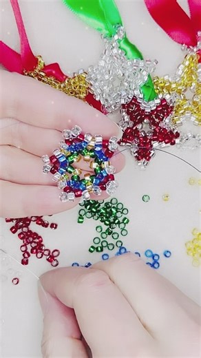 Ok friends, start beading those stars! Tag me! I want to see your color combos and creativity 🤩⭐️🤩⭐️🤩 I’ll put the link in my bio 👍#star #starornament #beadedstar #beadweaving #youtube #beadweavingtutorial #youtubetutorial #beadingdesign | Seed Bead Bliss