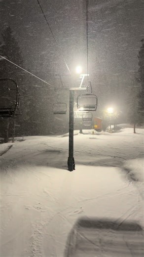 Taking the chairlift to your dream come true as it finally snows again in Big Cottonwood Canyon 😴💭❄️ We hope you get some good rest for tomorrow, it’s looking like it could be a great day. 📹: @thevillagewolf | Brighton Resort