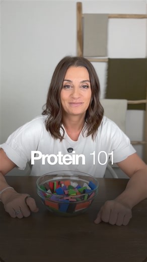 ‎Tina Chagoury | Women Health Expert | تينا شاغوري‎ on Instagram: "Recap 👇 🥛 Whey protein powder → Whole protein → peptides → amino acids Fast digestion, muscle-focused ✨ Collagen powder → Peptides (glycine + proline rich) Skin, joints, gut — not a complete protein 🍲 Bone broth → Gelatin + collagen peptides + minerals Gut-soothing, slow-release building blocks 🥩 Steak → Whole protein → peptides → all essential amino acids Nature’s most complete protein source 👉 Same goal. Different structur