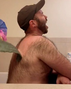 11M views · 19K reactions | This guy singing songs as he gets waxed is too funny - that isn't how I remember the lyrics going...  | LADbible | Facebook