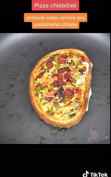 Pizza chlebíček: Ideální snídaně nebo večeře 🍕