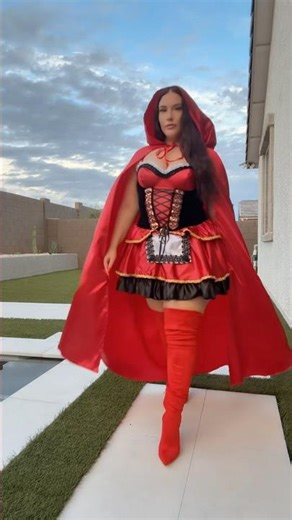 Isn’t it obvious? 🫣 Little Red Riding Hood | Ruby Red