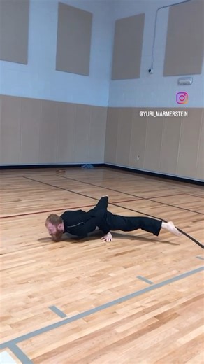 90° push-up demo: Control, strength, and technique in one move