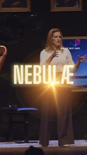 🎵Valérie Milot en 2 temps La harpiste fera 2 représentations le 22 novembre. ⭐13h- Poussières d'étoiles (familial) Cet atelier unique propose une exploration fascinante à l’intersection de la science et de la musique. En s’inspirant des travaux de célèbres astrophysiciens, tels qu’Hubert Reeves et Carl Sagan, les participants découvriront notre lien profond avec l’univers à travers le concept poétique de poussière d’étoiles – cette idée que tous les atomes de notre corps proviennent d’étoiles m