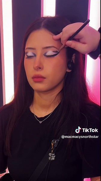 Replying to @Gabriela Lee here’s the eyeshadow tutorial! #maccosmetics #eyeshadowtutorial #eyeliner #sanantonio #satx