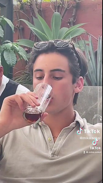 Mika Sokol: Talento y pasión en la música