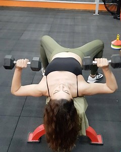 3 exercise variation / 3 sets non stop ... #Nofilter #OnlySweat 👊🏻💪🏻👸🏻 killed it today with @tridevpandey | Gauahar Khan