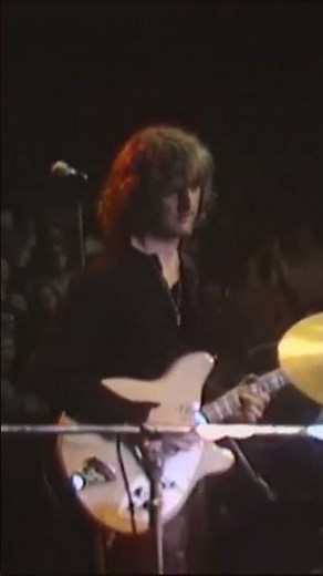The Byrds – Eight Miles High ☁️✈️ | 1966 | Psychedelic Rock | Song Meaning/Analysis
