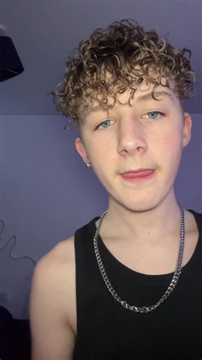 CameronLive (@therealcameronslive)’s videos with original sound - Rainerss𖣂