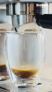 🩶 Cel mai compact espressor Breville Barista Slimline se potrivește perfect în bucătărie și în rutina ta de dimineață. ✅ Tehnologie Thermoblock pentru încălzire rapidă ✅ Preinfuzare & sistem Italian Crema pentru gust intens ✅ Duză de abur pentru microspumă fină ✅ Control automat al cantității, single sau double shot 💫 Design compact și ideal pentru rutina ta de dimineață. | Breville România