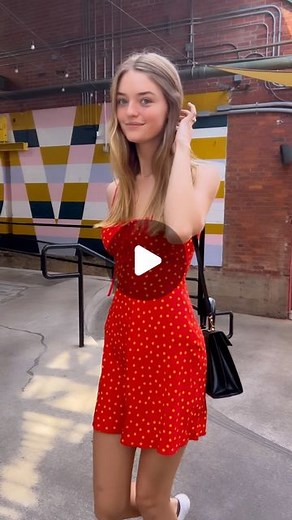 Willow Hand on Instagram: "On the way to lunch ✨🌱"