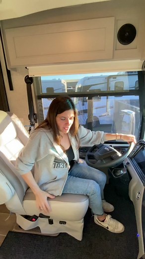 Tour the 2023 Thor Motor Coach Tuscany 45BX RV with Me!