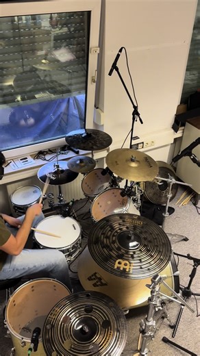 Phil Collins Live Performance of 'Easy Lover'