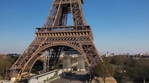 Eiffel Tower restaurant boasts climate-friendly menu