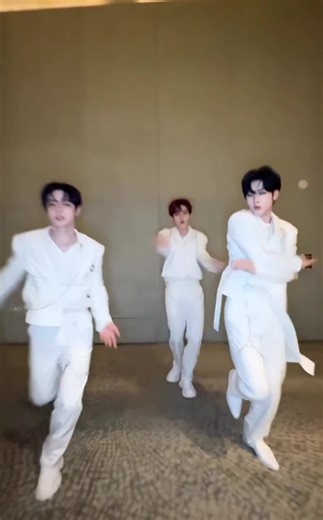 [🎥] 20251024 zb1_official Tiktok Update WELCOME TO ZB1’s ICONIK WORLD🏰🤍 #ZEROBASEONE #ZB1 #제로베이스원 @ZB1_official | ZB1 Philippines