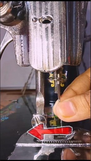 How to set needle in sewing machine✅ #sewingtutorials #sewingmachine #sewingtipsandtricks