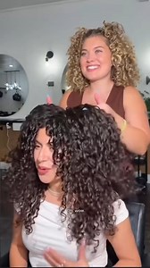 Think you need layers of products for hydrated, defined curls? 👀👇 Think again. Flo-etry gives you both — in one styler 🤩 | Color Wow