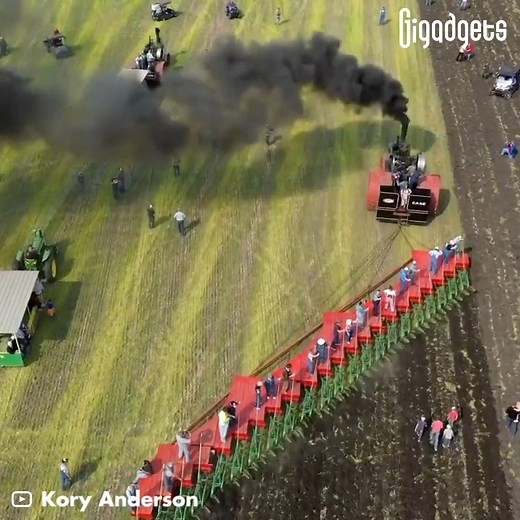 GiGadgets on Instagram: "This machine is a replica of the largest steam tractor in history. Nine of 150 CASE were built by the J.I. Case Co. between 1905 and 1907, but none survived. Steam tractor enthusiast @kory.anderson recreate it using the original blueprints from the Case company, with some 50 people, $1.5 million and 4,000 hours invested. You can see the 150 Case at the James Valley Threshing Show in Andover, SD. #gigadgets #tractor #steamengine #farmlife #agriculture"