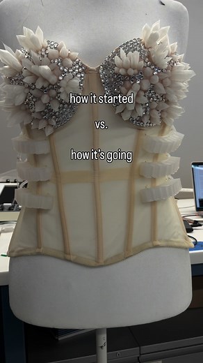 Pneumatics are hard… anyone that tells you otherwise is lying 🫠 This is a breathing dress. Presented at @CORNELL CFC 2026. I’m a mechanical engineer with a passion for fashion. I work in a lab, but after my research job I have fun letting my creativity run free. Using the principles I know as an engineer and scientist I can apply them to fashion. Weird? Yes. But that’s what I’m here for. I believe innovation happens when we combine things we expect the least to be compatible. Model: @allegragzz
