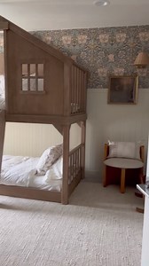 @_stylishmama_'s bunk room is straight out of our dreams😍 Shop the look: cur.lt/sbgdgtxpg | Pottery Barn Kids