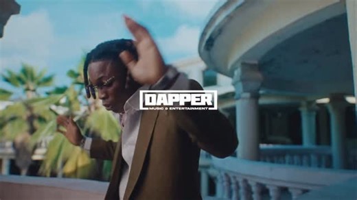 ATANDA ADEWALE on Instagram: "Adunni visualizer out now 🎥 @ahmed.mosh 👕 @gqthestylist_"