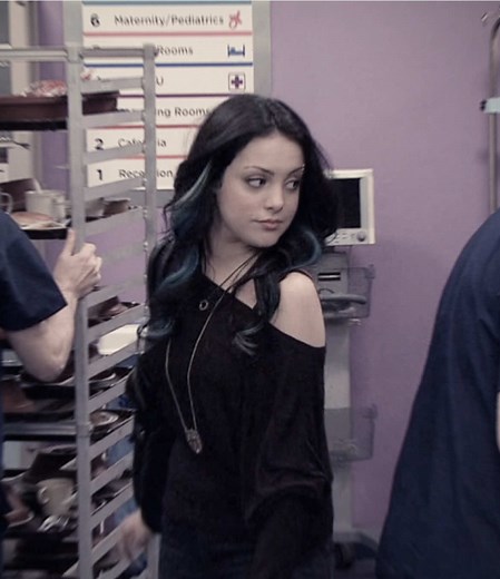 Tori Gets Stuck in Victorious Episode 2x04