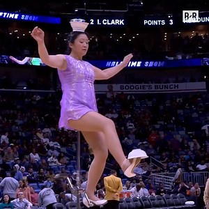 522K views · 3.4K reactions | Red Panda's acrobatic act has left Marshawn Lynch, NBA fans blown away.  | Bleacher Report | Facebook