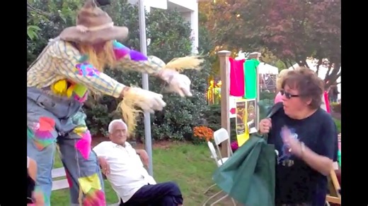 Scarecrow Prank Catches Everyone Off Guard