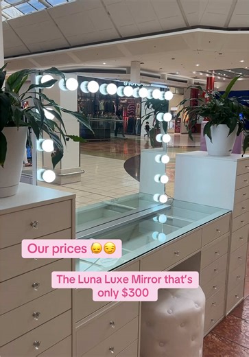 Luna Luxe Mirror: Affordable Luxury for Beauty Setups