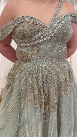 This stunning evening gown is unlike anything else in our store🤍